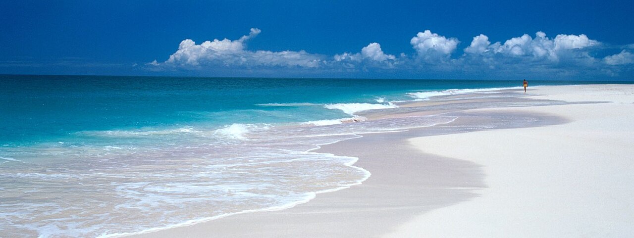 Turquoise coastline in Antigua and Barbuda